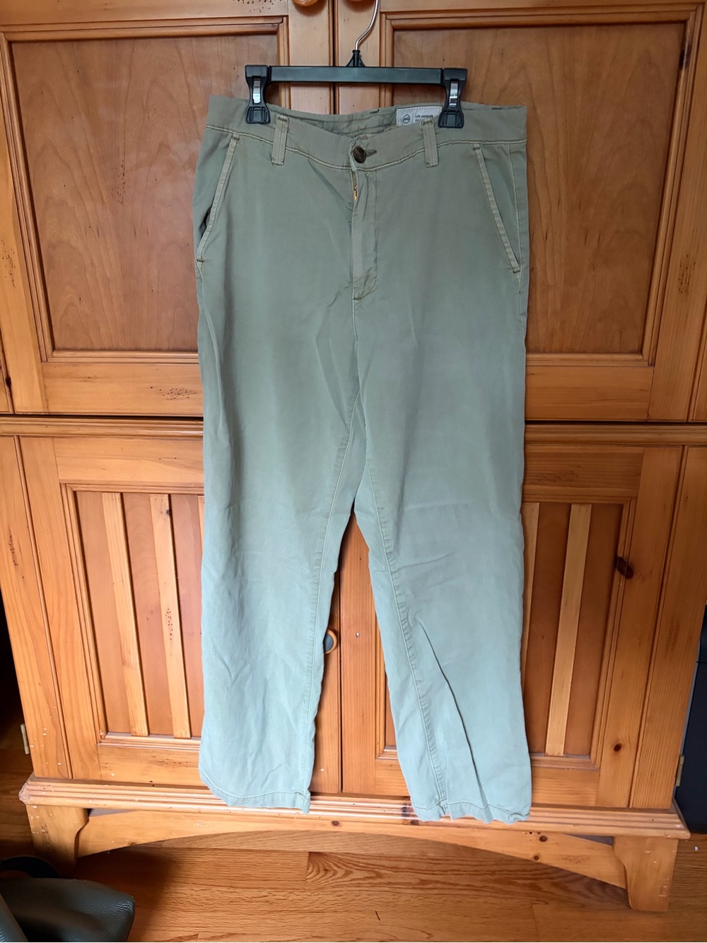 Women’s AG Caden Straight Relaxed Chino in Light Olive - Classic Fit size 27